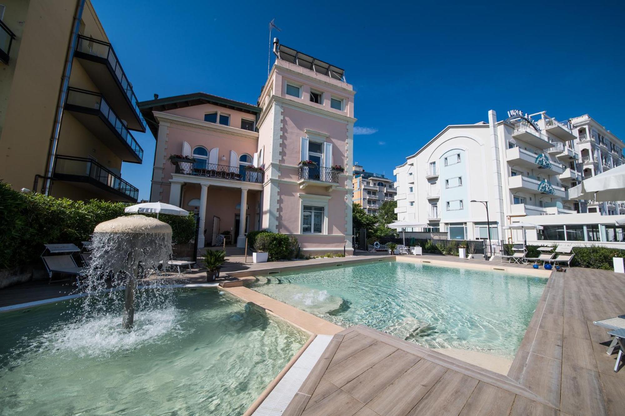 Appartamenti Diffusi Di Villa Fiorita Con Accesso Alle Piscine Della Struttura Principale Каттолика Экстерьер фото